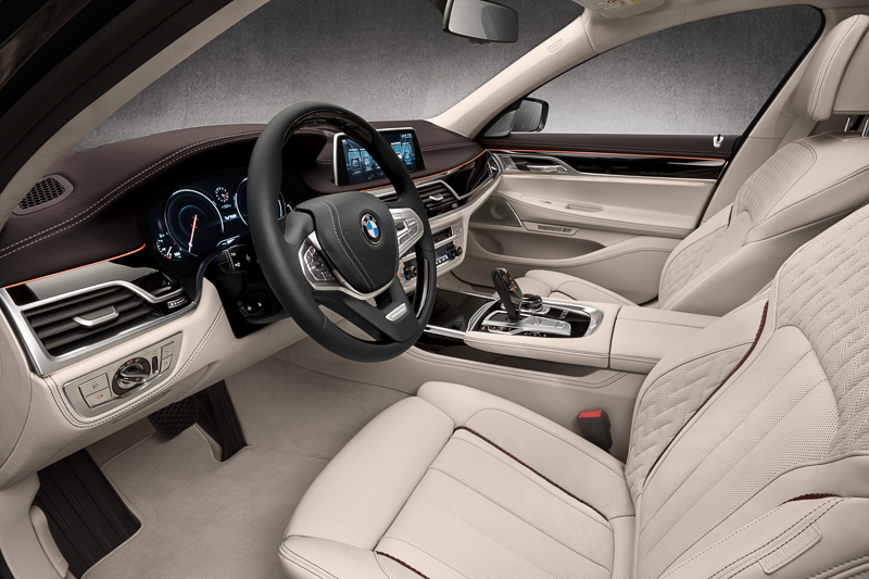 BMW M760Li xDrive V12 Excellence